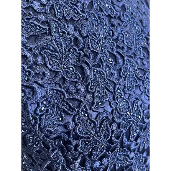 Carmen Marc Valvo Navy Lace Beaded Sleeveless Top – Size 4 - Picture 3 of 9